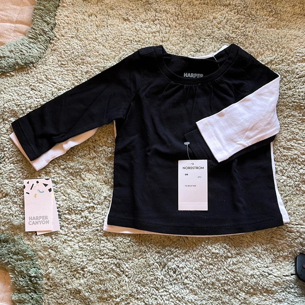 🐇💟🖤NWT - 2 long sleeve shirts - Size 6 months.